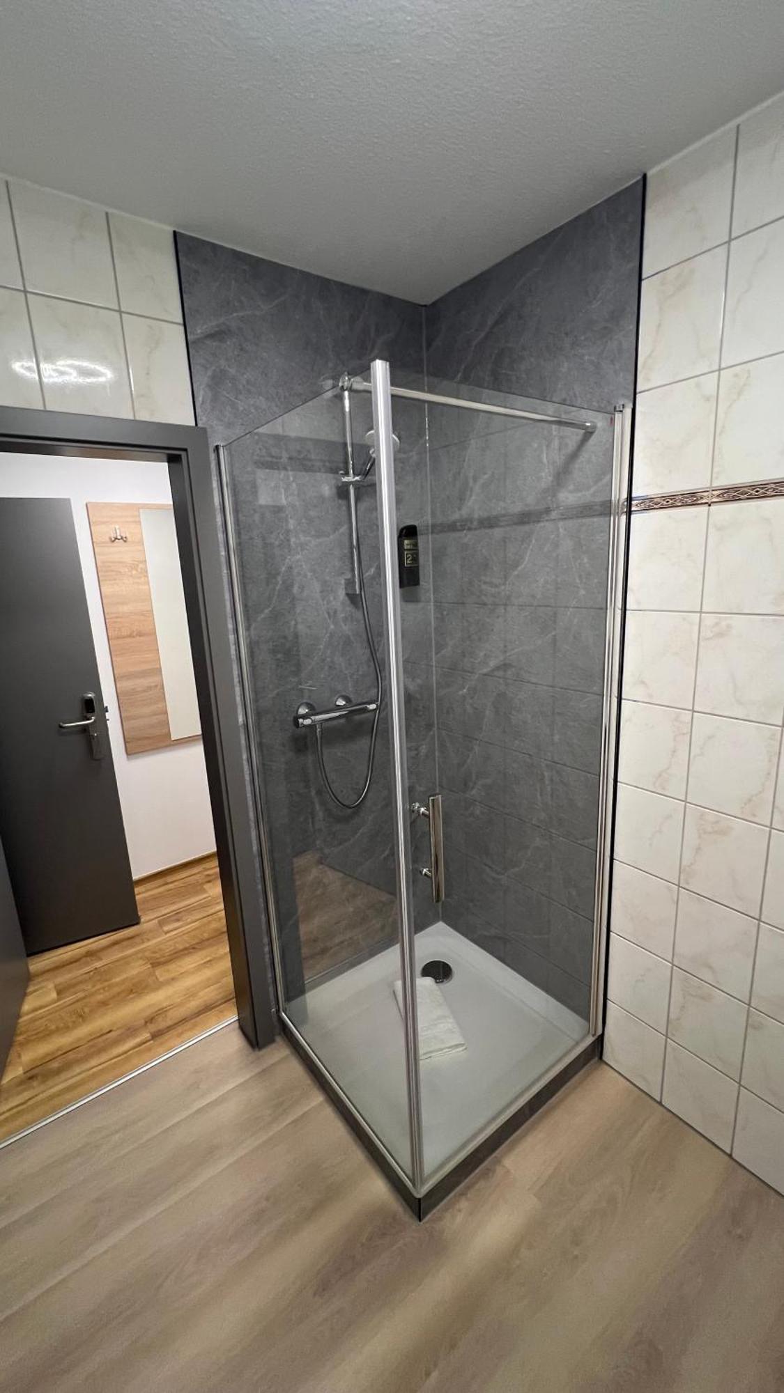 Hotel & Restaurant Am Kirschberg Alten Buseck Dış mekan fotoğraf