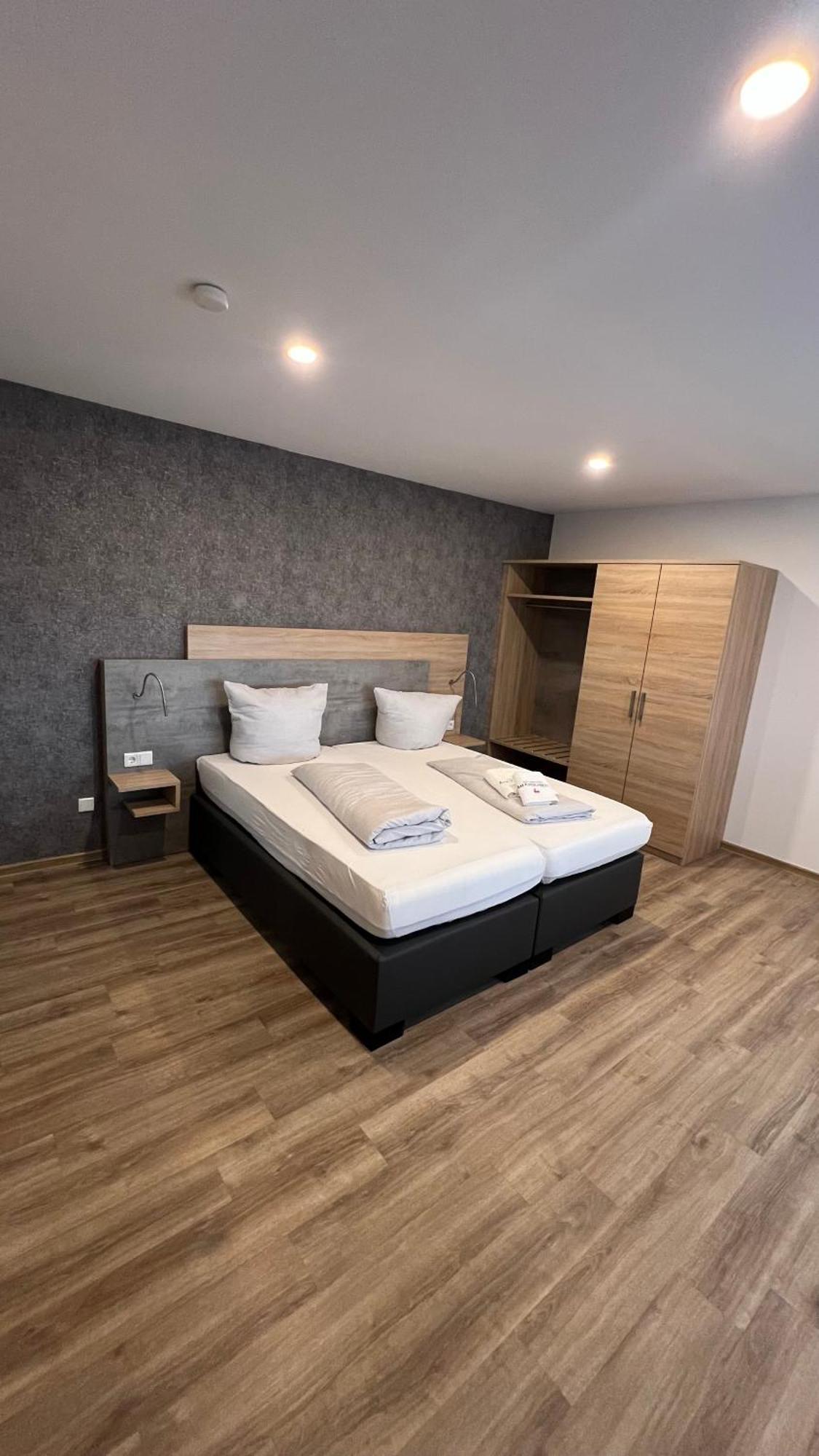 Hotel & Restaurant Am Kirschberg Alten Buseck Dış mekan fotoğraf