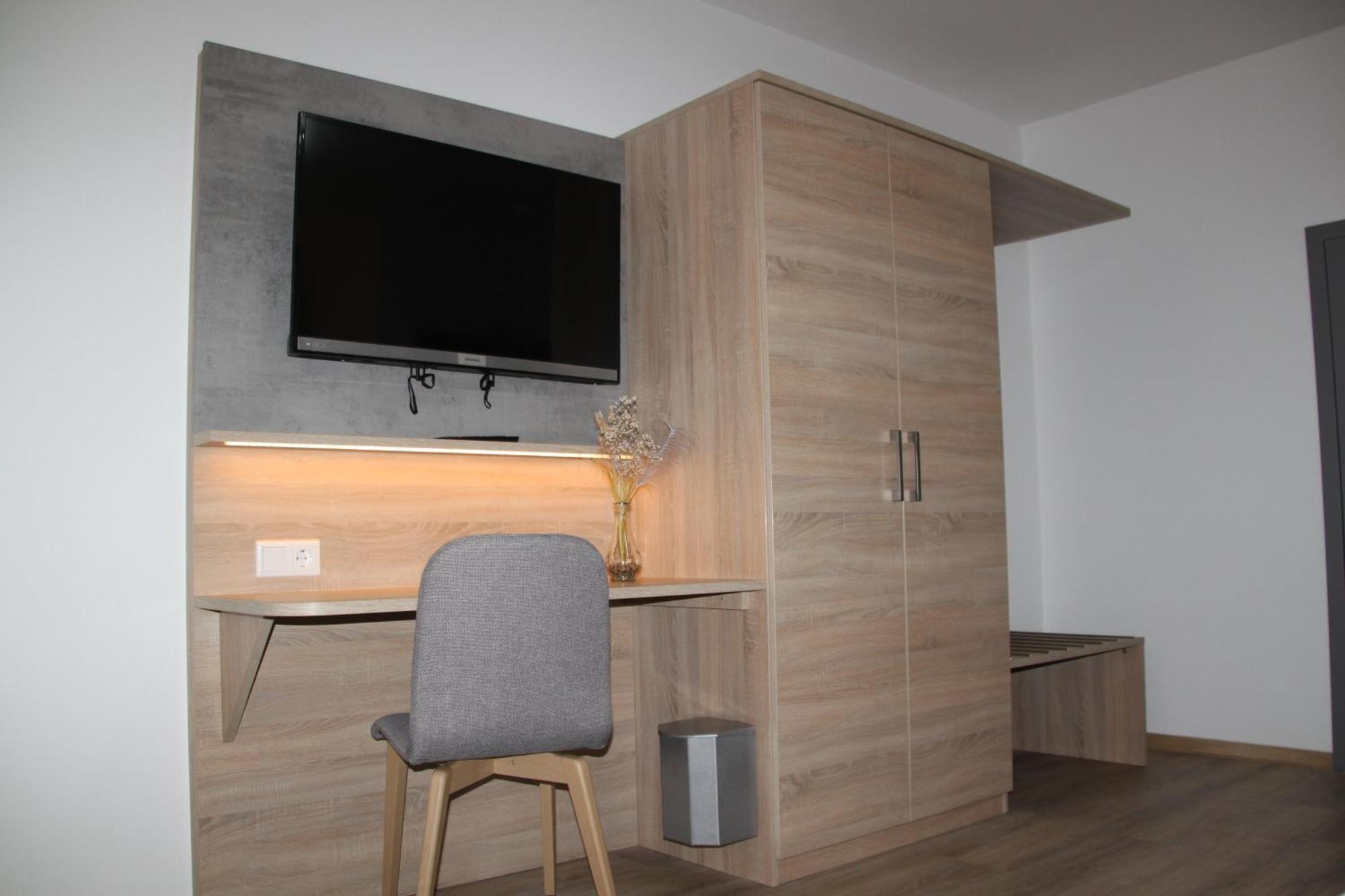 Hotel & Restaurant Am Kirschberg Alten Buseck Dış mekan fotoğraf