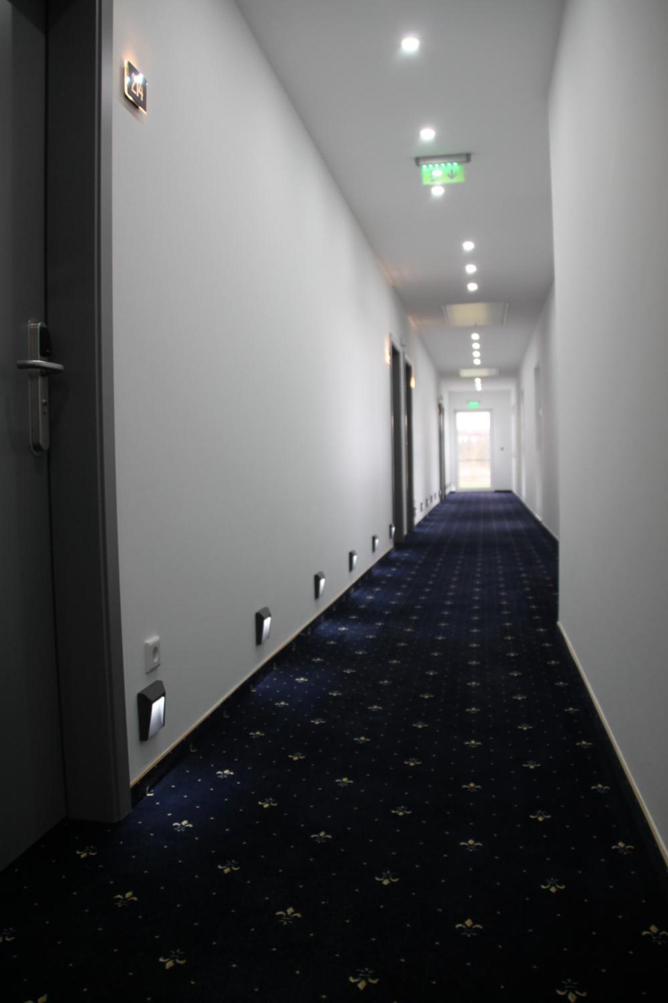 Hotel & Restaurant Am Kirschberg Alten Buseck Dış mekan fotoğraf