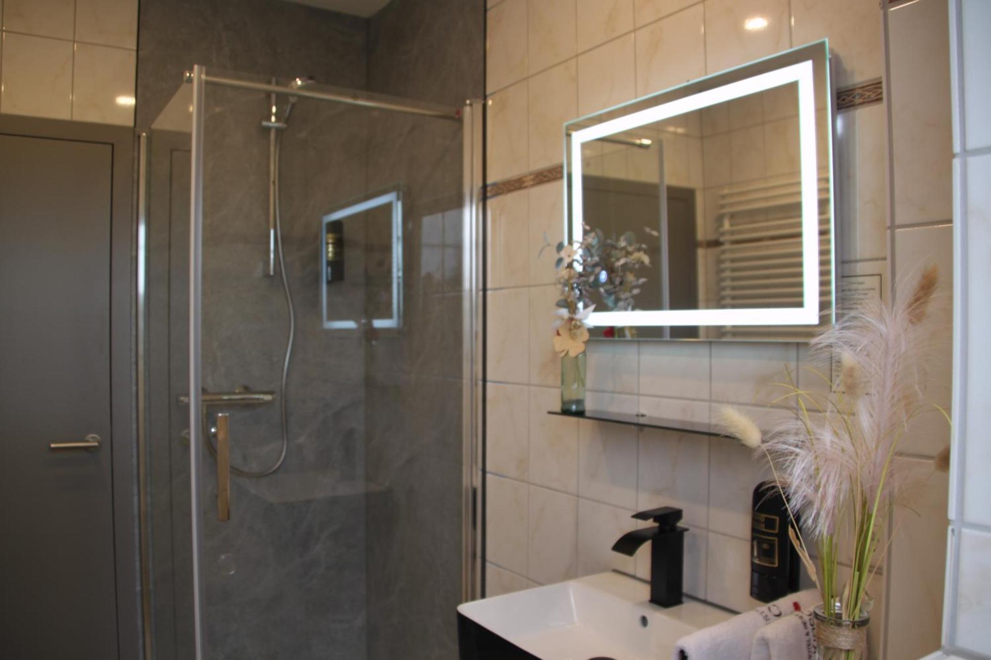 Hotel & Restaurant Am Kirschberg Alten Buseck Dış mekan fotoğraf