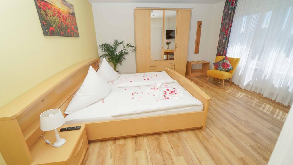 Hotel & Restaurant Am Kirschberg Alten Buseck Dış mekan fotoğraf